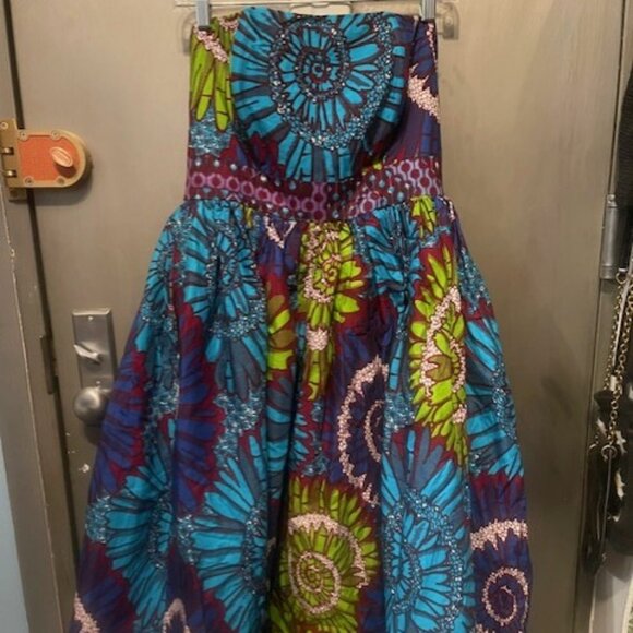 Sika Strapless Fit & Flare Dress - Floral Ghanian Print - Picture 6 of 16